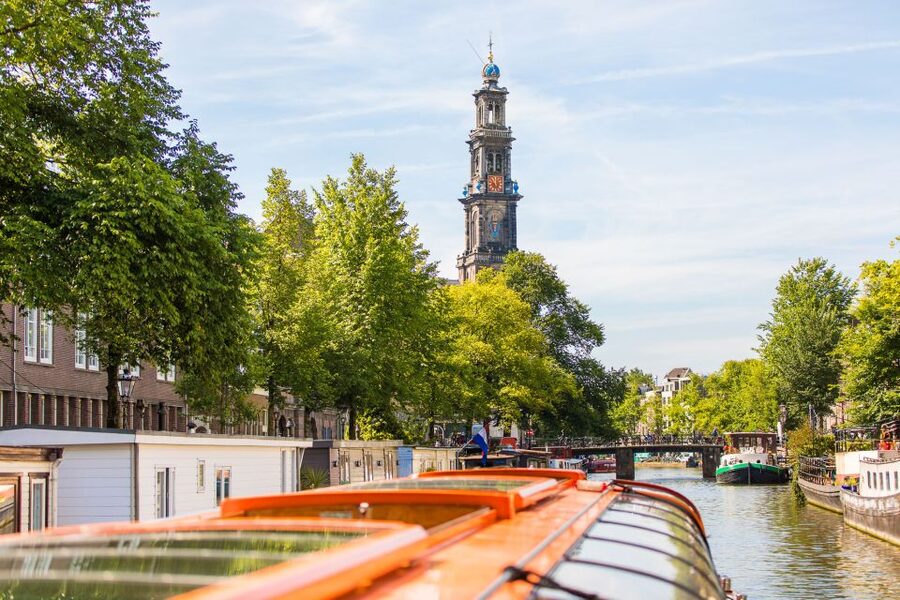 Amsterdam: City Centre Canal Cruise including Audioguide - Why a Heated Amsterdam Canal Cruise Beats a Quick Photo Stop