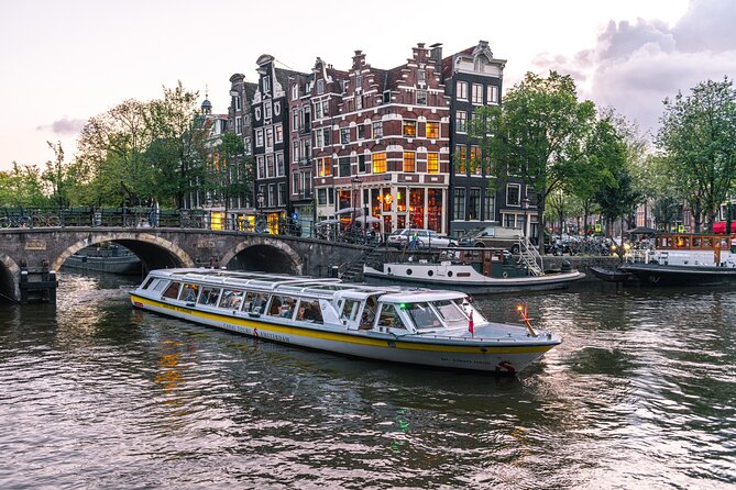 Amsterdam City Centre Cruise on heated boat with Audioguide - Photo and Weather Tips: Windows, Glare, and How to Get Shots Without Stress