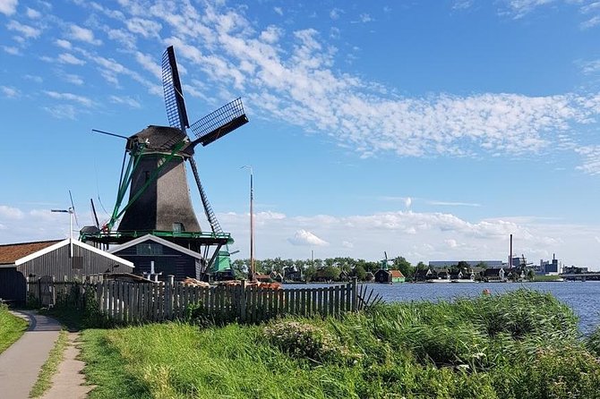 Amsterdam City & Countryside Tour: The Best of both Worlds - Red Light Bar in 30 minutes: how to handle it well