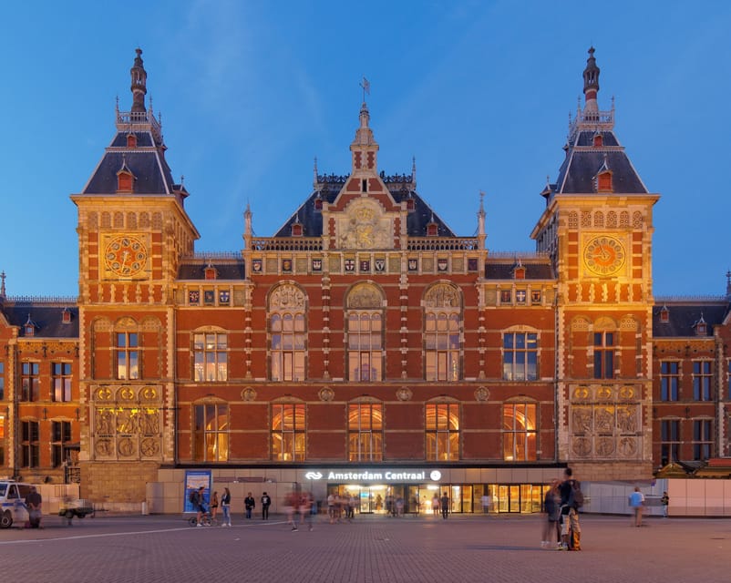 Amsterdam: City Highlights Walking Tour - Henri Willig cheese shop, 20 cheeses and a smart budget note on waffles