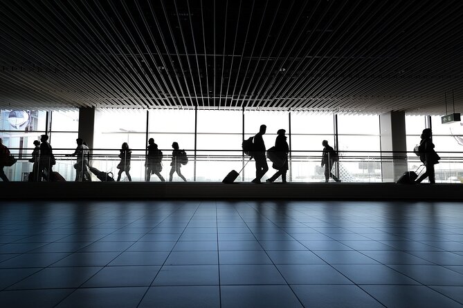 Amsterdam City to AMS Schiphol Airport departure transfer - Ride comfort: cleaned Mercedes options, WiFi, leather seats, and air conditioning