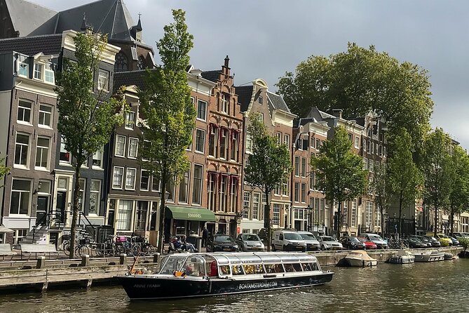 Amsterdam Classic Canal Cruise with Live Guide - Passing Anne Frank House and the Museum of Bags and Purses area