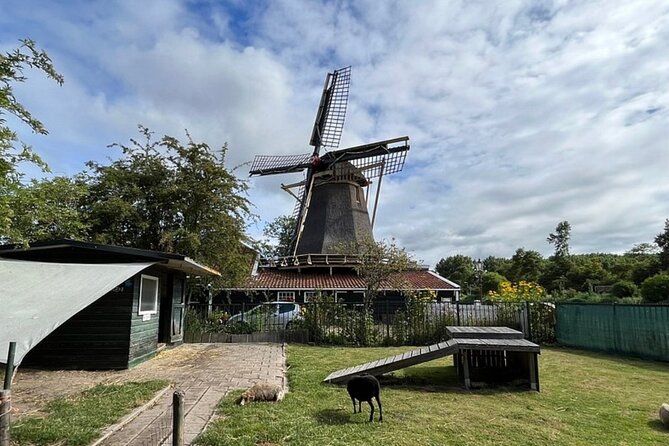Amsterdam Countryside Bike and Kayak Tour - Watergang Break and Church Lunch: The Wetlands Feel Like a Different Country