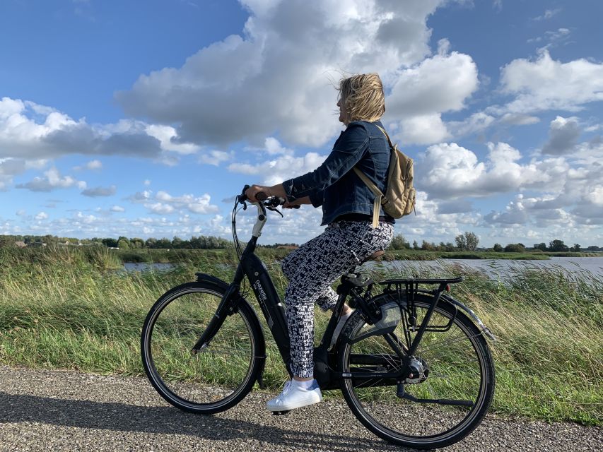 Amsterdam: Countryside Bike Tour and Zaanse Schans Windmills - The guide factor: why Hans style matters on a bike day