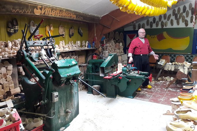 Amsterdam countryside tour by car - Simonehoeve: clogs, cheese tastings, and practical Dutch craft