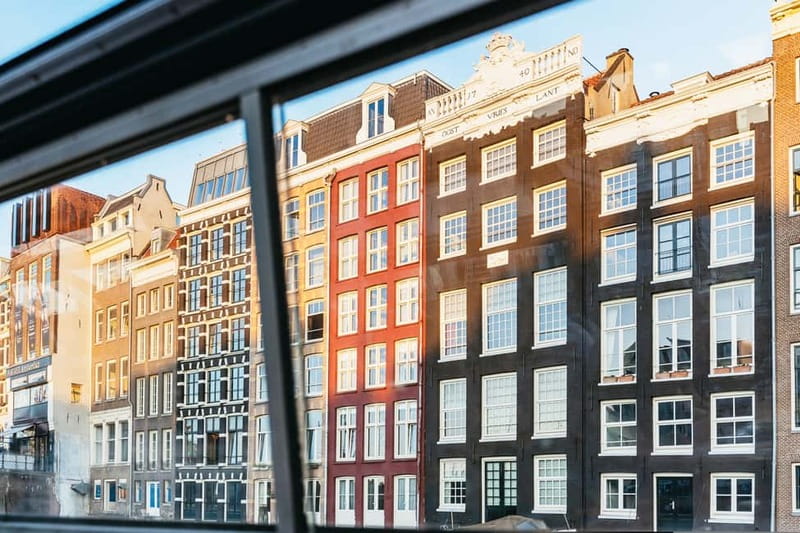Amsterdam: Cozy Cheese & Wine Cruise Tasting Experience - The Heated Boat Setup: Comfort, Toilet, and Easy Viewing