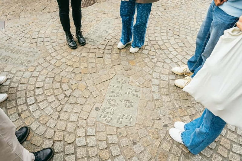 Amsterdam: Cultural Highlights Walking Tour - Price, pace, and what to pack for 2 hours