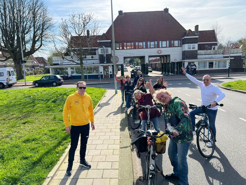 Amsterdam: Dutch Countryside E-Bike with Cheese & Clogs - E-bike comfort and pace: why the ride feels easy, not tiring