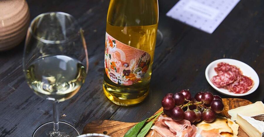 Amsterdam: Dutch Wine Tasting with Sommelier - Step into Design & Wijn’s speakeasy tasting room