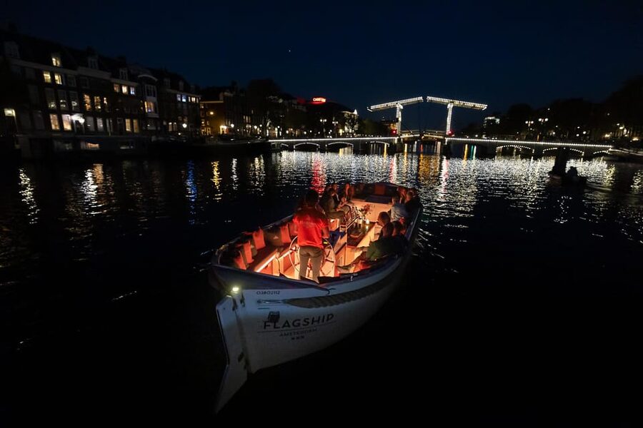 Amsterdam: Evening Canal Cruise with (Open) Bar on Board - The Boat Setup, Blankets, and the On-Board Bar