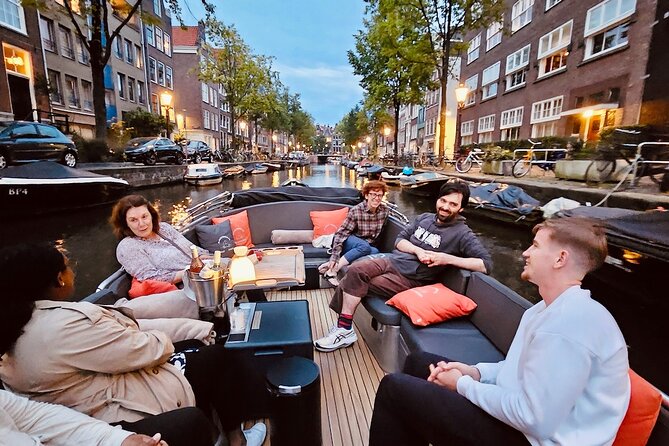 Amsterdam Evening Cruise in Small Group - Why this 1.5-hour evening cruise fits Amsterdam better than big boats