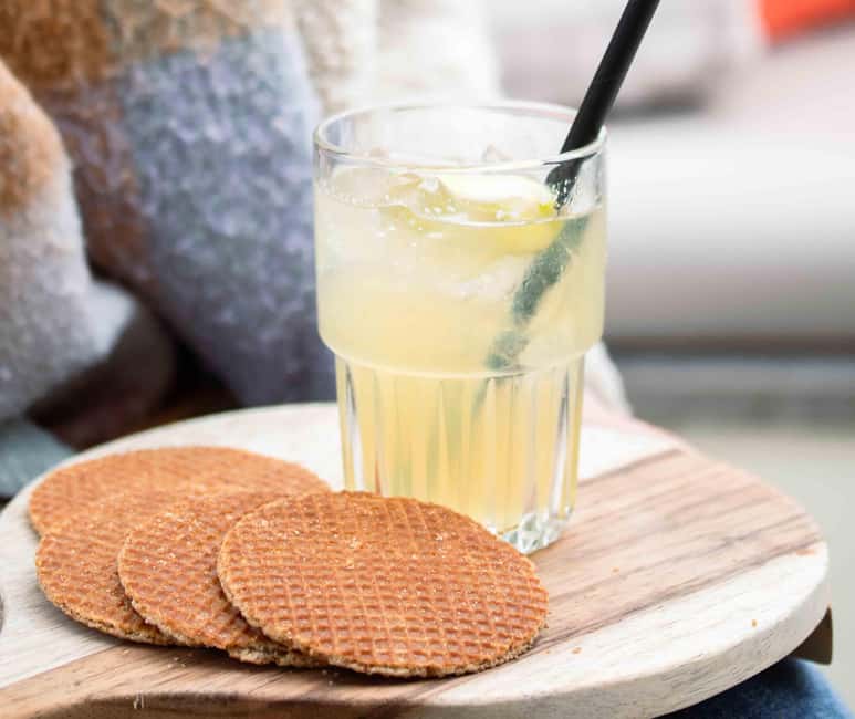 Amsterdam: Evening Lights Cruise incl. Cocktail & Waffle - Key takeaways before you step aboard