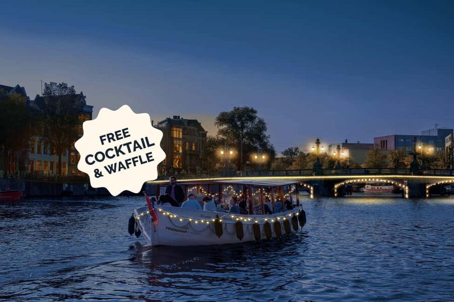 Amsterdam: Evening Lights Cruise incl. Cocktail & Waffle - Your included drink plan: Friendship in a Storm and classic stroopwafel