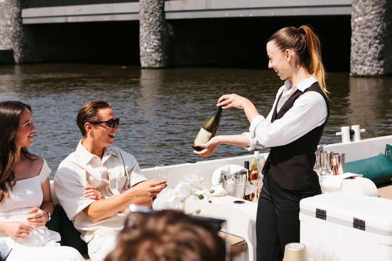 Amsterdam Evening (Sunset) Canal Cruise w/ optional drinks - Your Skipper and Host: English Stories Without a Microphone