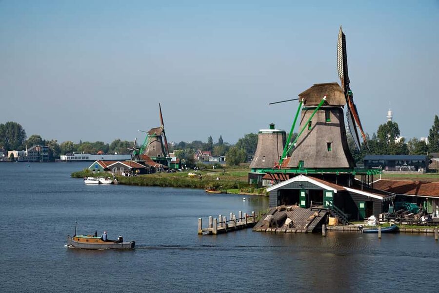 Amsterdam: Experience Zaanse Schans Windmills & Cheese Farm - Getting to Zaanse Schans, the easy way from Amsterdam