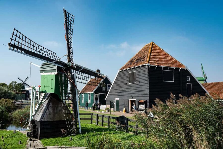 Amsterdam: Experience Zaanse Schans Windmills & Cheese Farm - Price and value: why $19 can feel fair, and when it might not