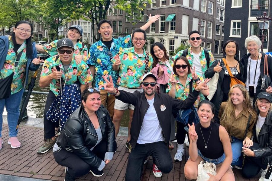 Amsterdam: Food and Culture Walking Tour with Tastings - What the guide actually adds: Roman’s style and small details