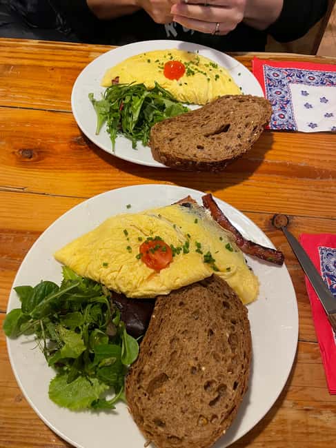 Amsterdam: Food Walking Tour - Local fast-food stops and deep-fried snacks, the comfort-food chapter