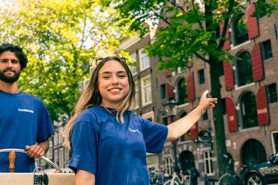 Amsterdam: German Guided Canal Cruise with on Board Bar - From the Dancing Houses to the Oude Kerk: what you learn at each stop
