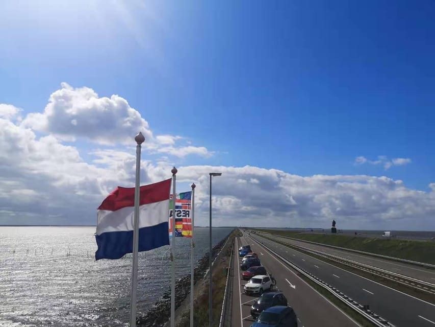 Amsterdam: Giethoorn, Afsluitdijk and Zaanse Schans Day Trip - Transport comfort, group size, and what to expect from the guide