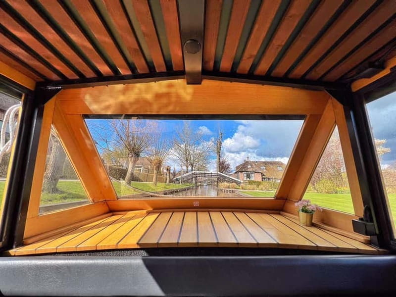 Amsterdam: Giethoorn, Afsluitdijk and Zaanse Schans Day Trip - Who should book this day trip, and who should skip it