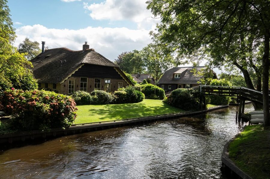 Amsterdam: Giethoorn Tour Scenic Cruise, Cheese & Free Time - FAQ