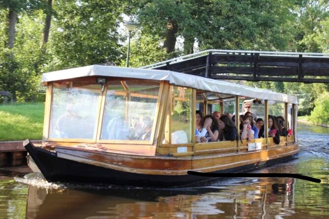 Amsterdam: Giethoorn Tour Scenic Cruise, Cheese & Free Time - The Giethoorn canal cruise, and why the skipper stories change the day