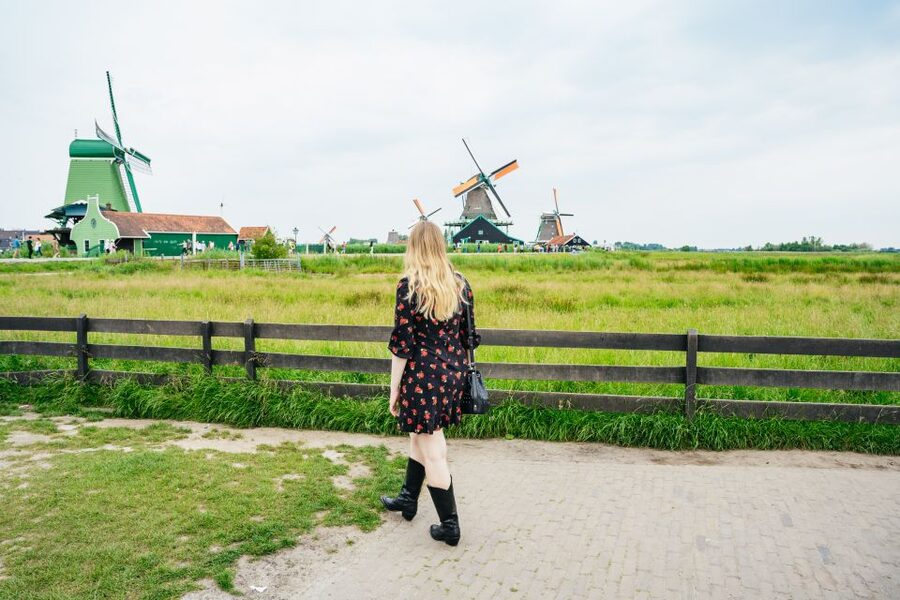 Amsterdam: Giethoorn, Volendam, and Zaanse Schans Tour - Should you book this Amsterdam to Giethoorn day trip?