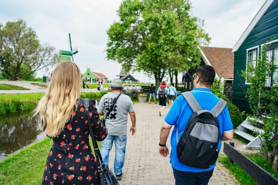 Amsterdam: Giethoorn, Volendam, and Zaanse Schans Tour - Price and value for $164: what you get, and what you still pay for