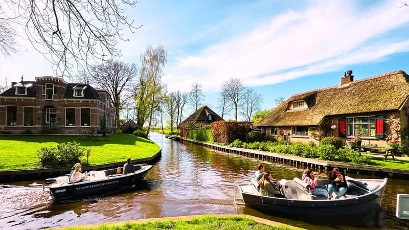 Amsterdam: Giethoorn & Zaanse Schans Small Group Day Trip - Who This Tour Fits Best (And Who Might Skip It)