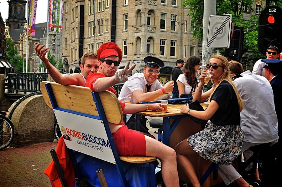 Amsterdam: Guided Beer Bike or Prosecco Bike Tour - Music, games, and Mu’s group-energy approach