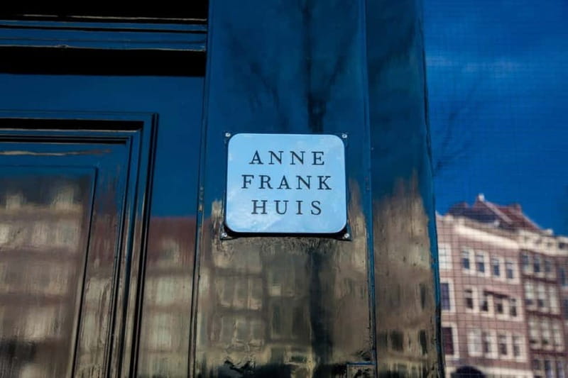 Amsterdam: Guided bike tour in French off the beaten track - Key highlights to look forward to