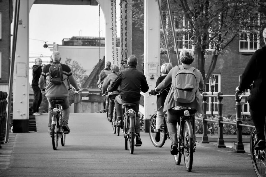 Amsterdam: Guided City Bike Tour in French - Key points to know before you pedal