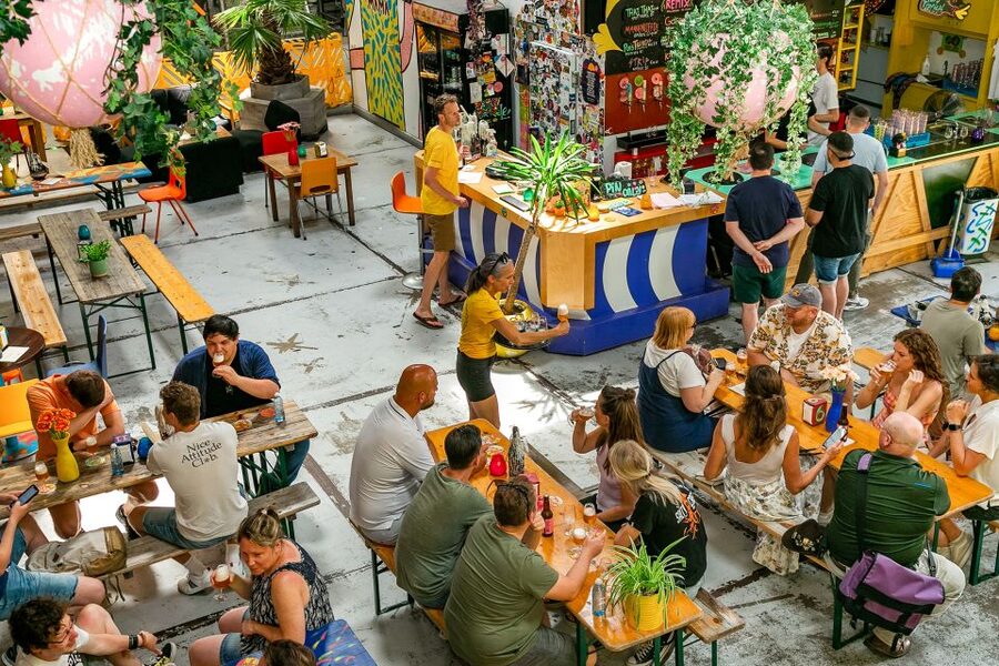 Amsterdam: Guided Craft Beer Brewery Bus Tour with Tastings - Getting To Overhoeksplein, and Spotting Your Tour
