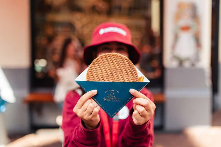Amsterdam: Guided Cultural Food Tour in English or German - Dam Square to Begijnhof, with food as your guidebook