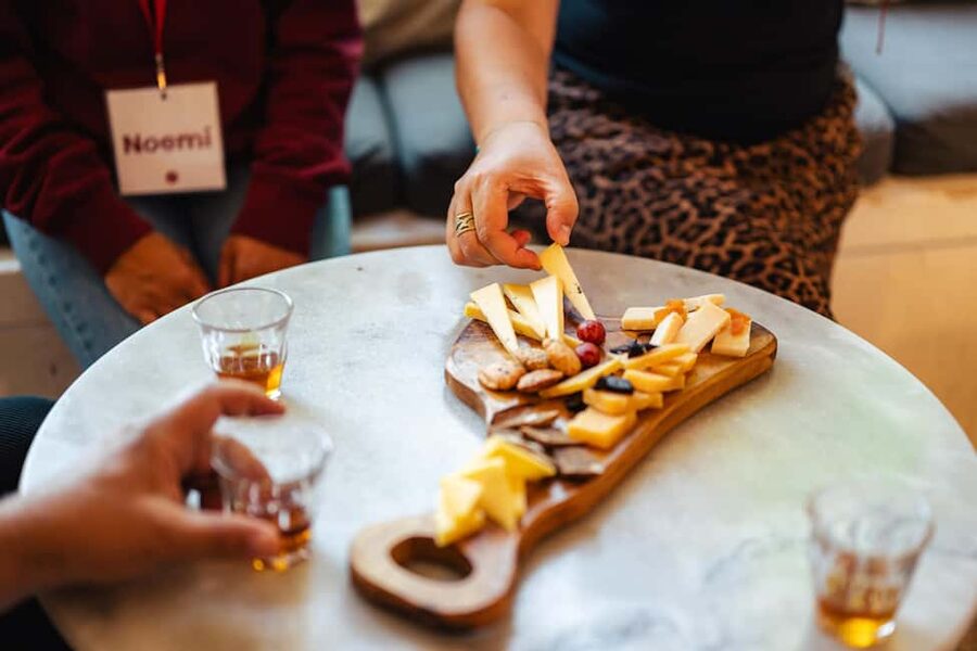 Amsterdam: Guided Cultural Food Tour in English or German - The heart of the tour: tasting Dutch classics and multicultural snacks