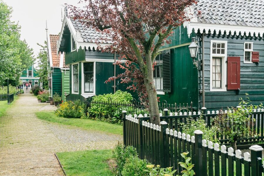 Amsterdam: Guided Zaanse Schans, Windmills & Cheese Tour - Free Time in the Village: Photos, Shops, and Choosing Your Pace