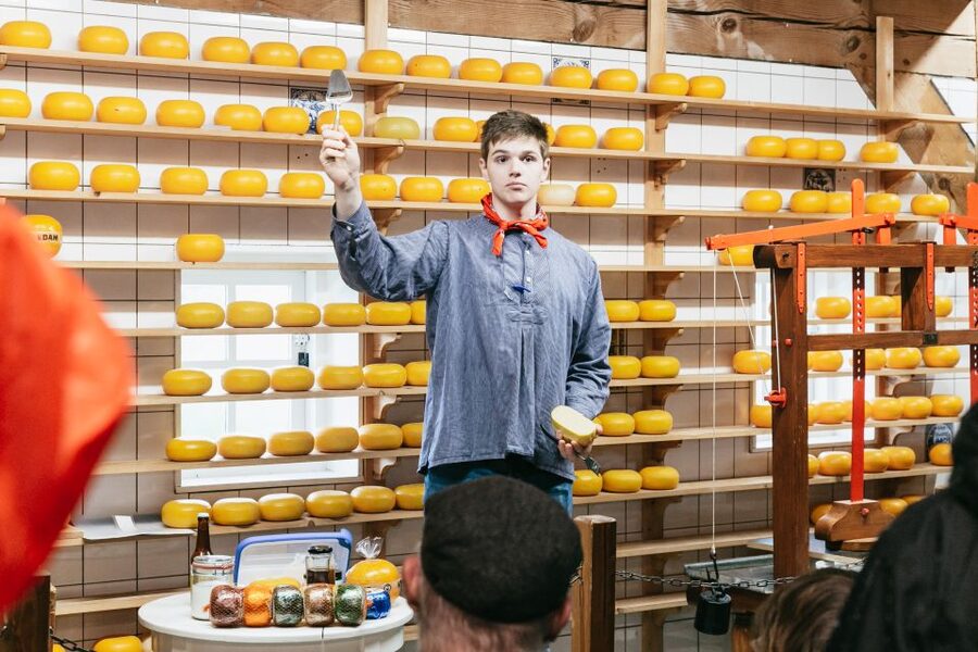 Amsterdam: Guided Zaanse Schans, Windmills & Cheese Tour - Zaanse Schans With a Guide First, Then Your Own Time