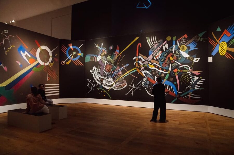 Amsterdam: H'ART Museum Entry Ticket - Audio guide in Dutch and English: use it strategically