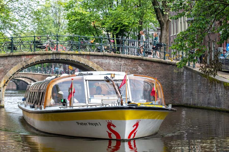 Amsterdam: Heated Canal Cruise Including Audioguide - Key things to know before you board