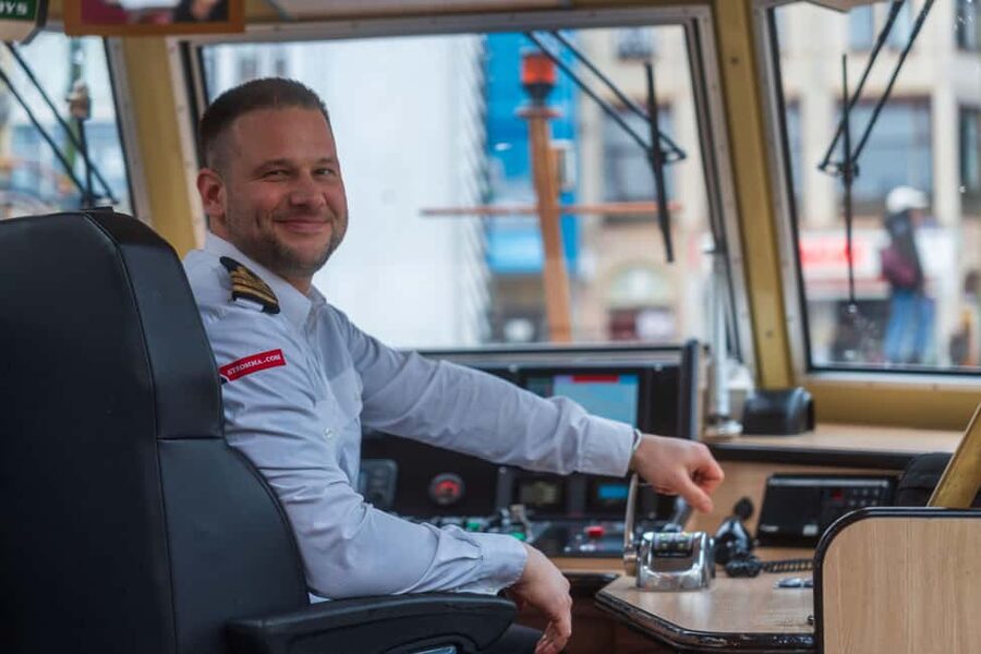 Amsterdam: Heated Canal Cruise Including Audioguide - Why a heated canal cruise beats walking in Amsterdam