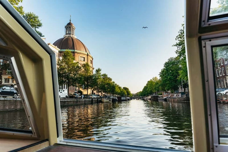 Amsterdam: Heated Canal Cruise Including Audioguide - Who should book this Amsterdam canal cruise