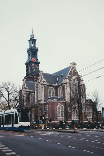 Amsterdam: Hidden Gems and Highlights in DE/EN/IT - Language choice, group pace, and the comfort factor