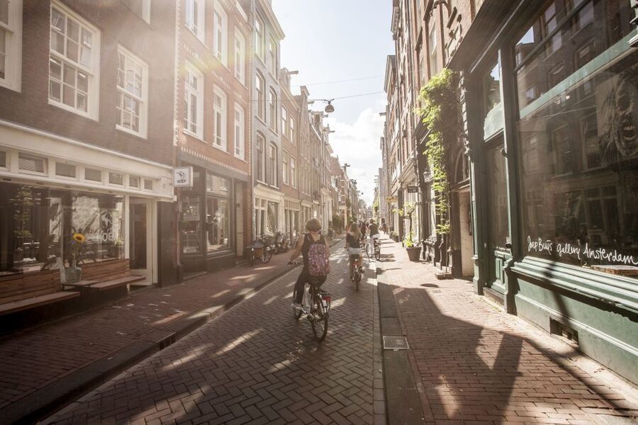 Amsterdam: Hidden Gems & Highlights Guided Bike Tour - Who should book this Amsterdam bike tour, and who should skip it