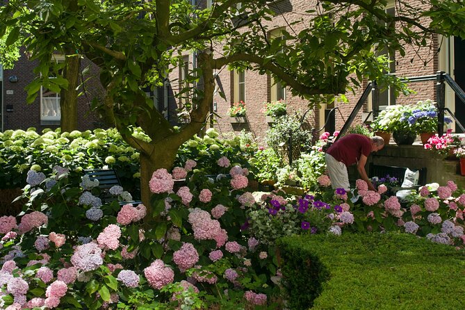 Amsterdam: Hidden Gems Walking Tour in German - Hofje Van Brienen and Karthuizerhof: Religion and Garden Calm