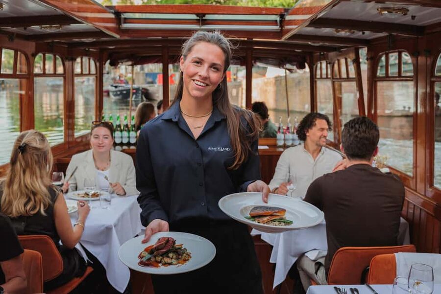 Amsterdam: High-End 3-Course Dinner Canal Cruise - How the cruise flows on a classic saloon boat