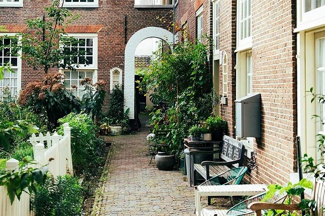Amsterdam High-End Dutch Food & History Tour - Up to 8 guests - Apple Pie at a Brown Café, Plus the Indonesian Thread Running Through Amsterdam
