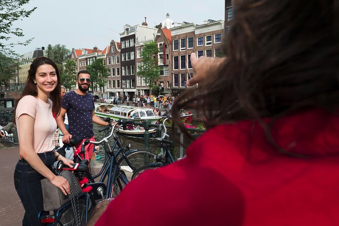 Amsterdam Highlights Bike Tour - Guided in EN/ES/DE/NL - Guides, languages, and how to get the most out of the stories