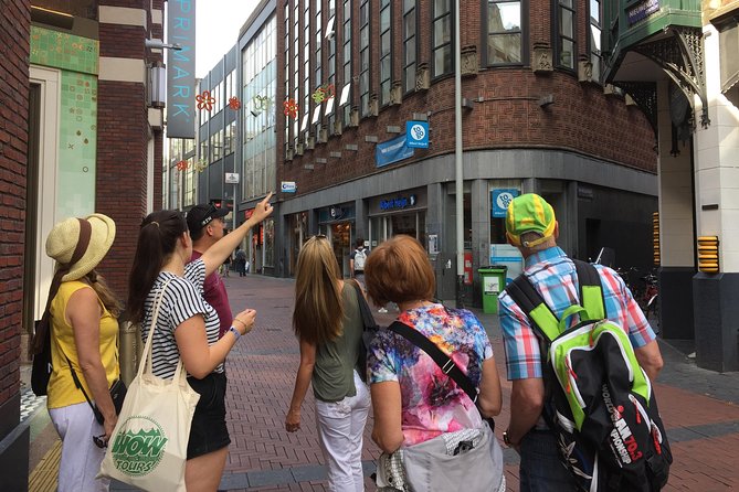Amsterdam Highlights Walking Tour: Small Group Experience - Getting your bearings at the start point near Dam Square