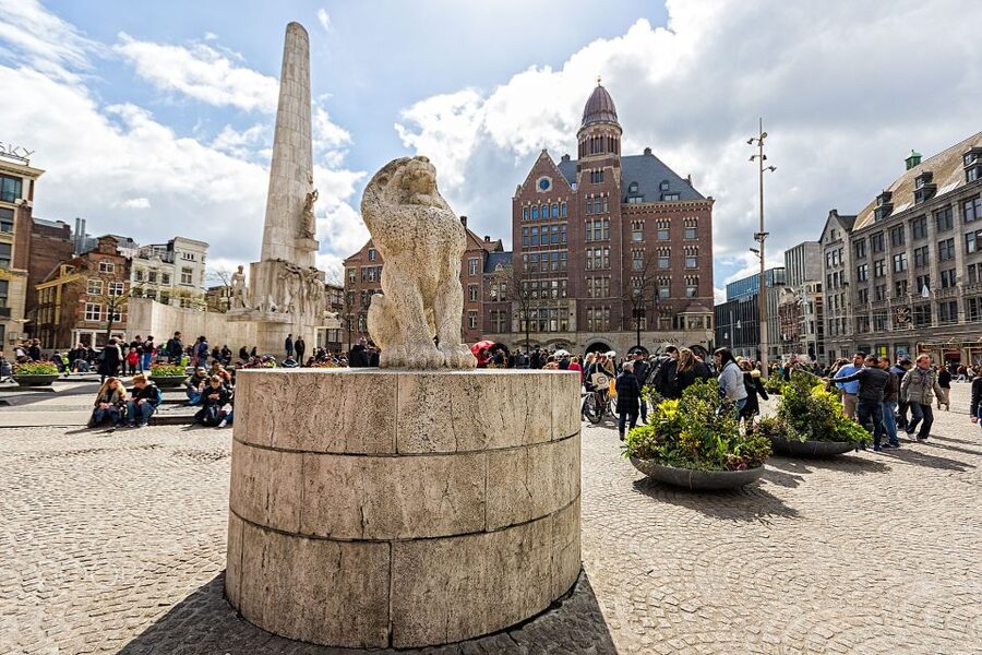 Amsterdam: Historic Walking Tour - The former main post office and the canal story